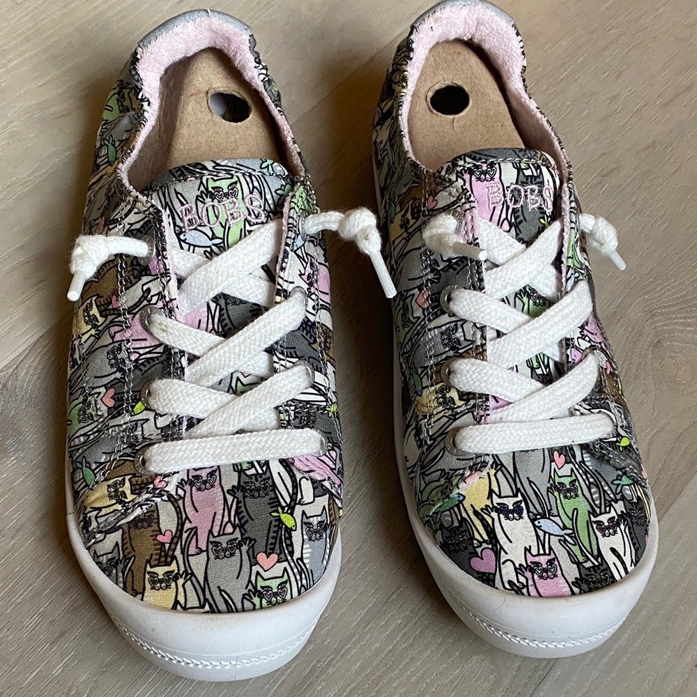 NWT! Skechers BOBS Beach Bingo - Kitten Bitten Memory Foam Sneakers - Size 7.5